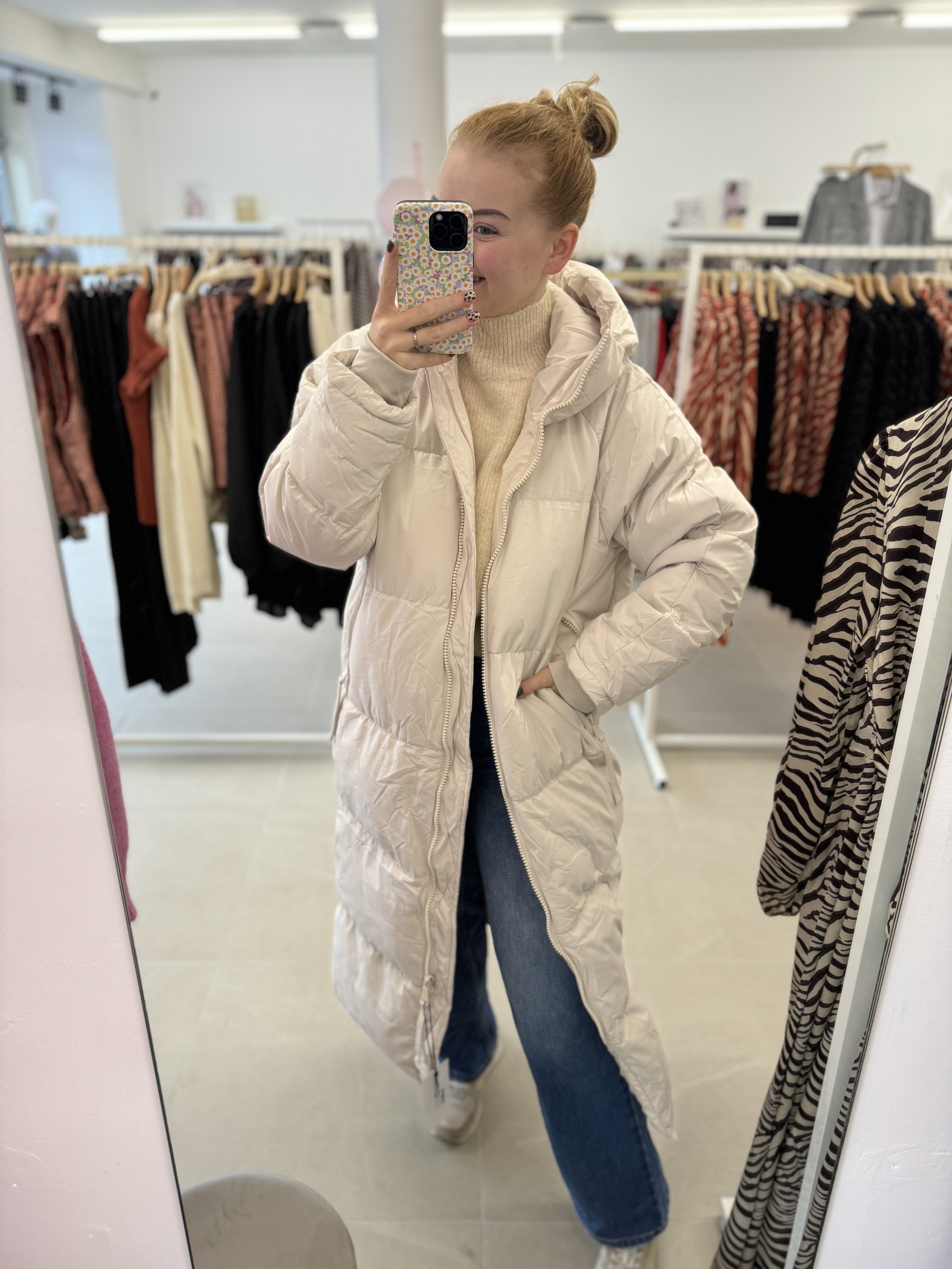 Beige puffed coat