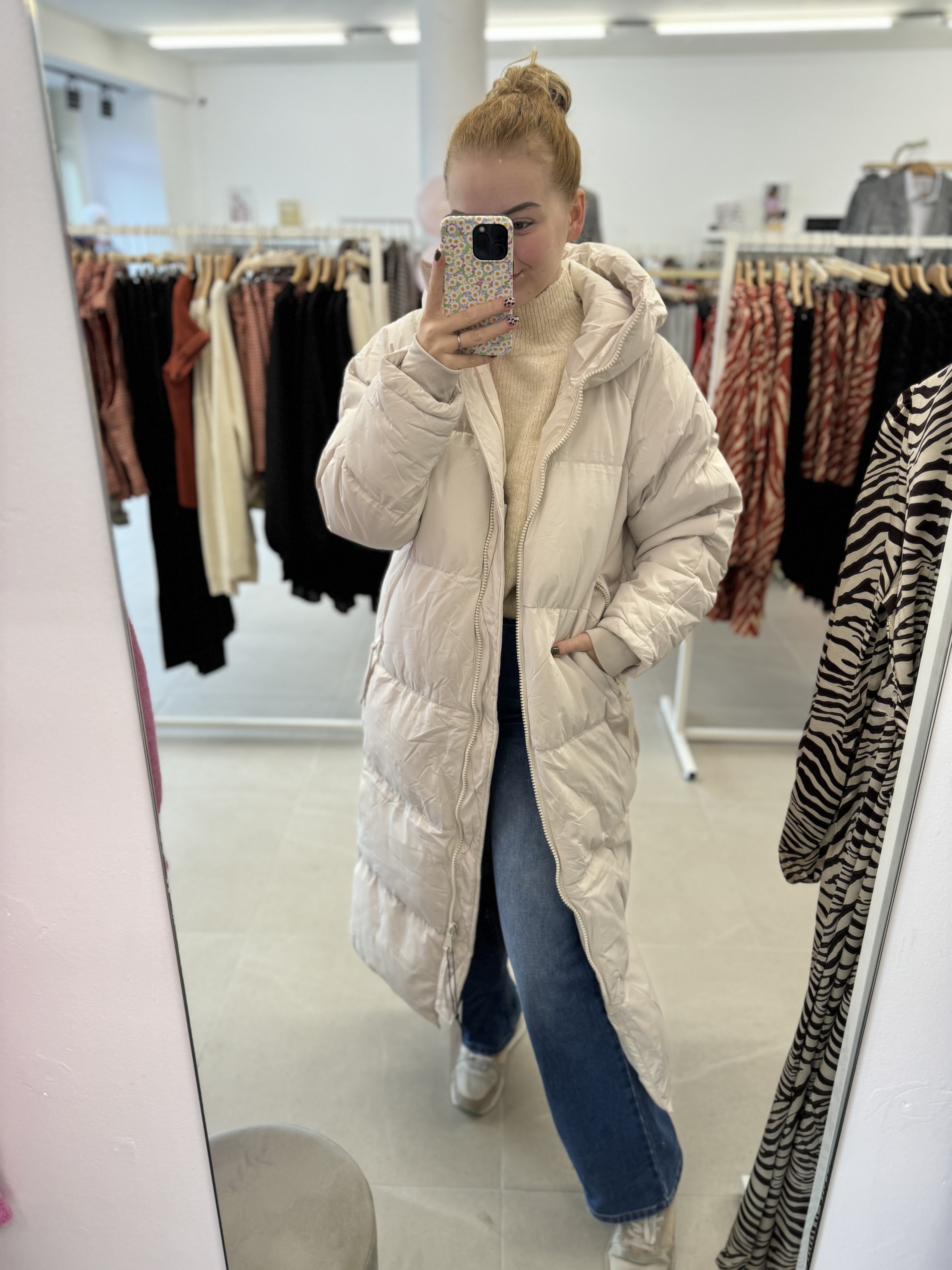 Beige puffed coat