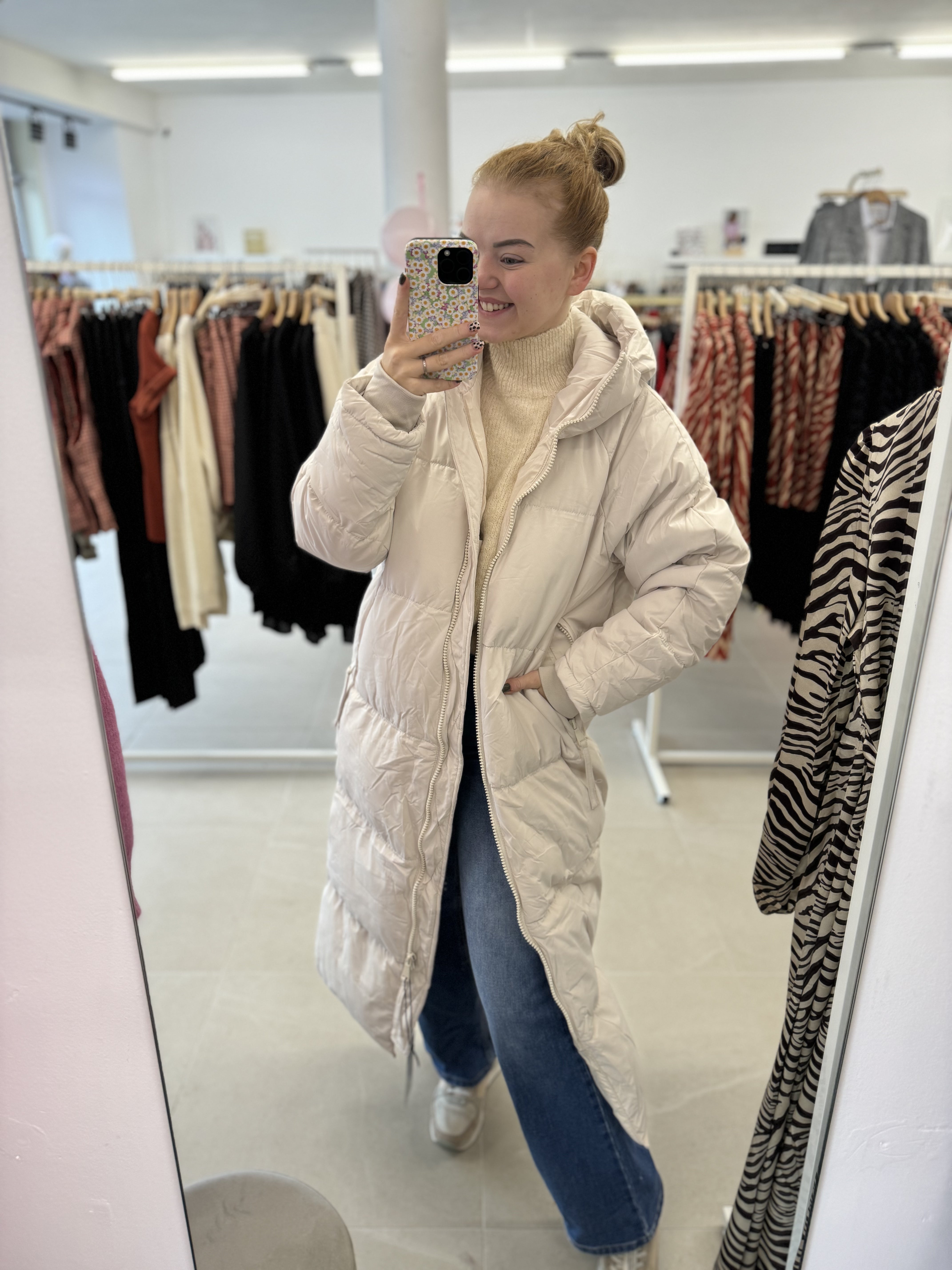 Beige puffed coat