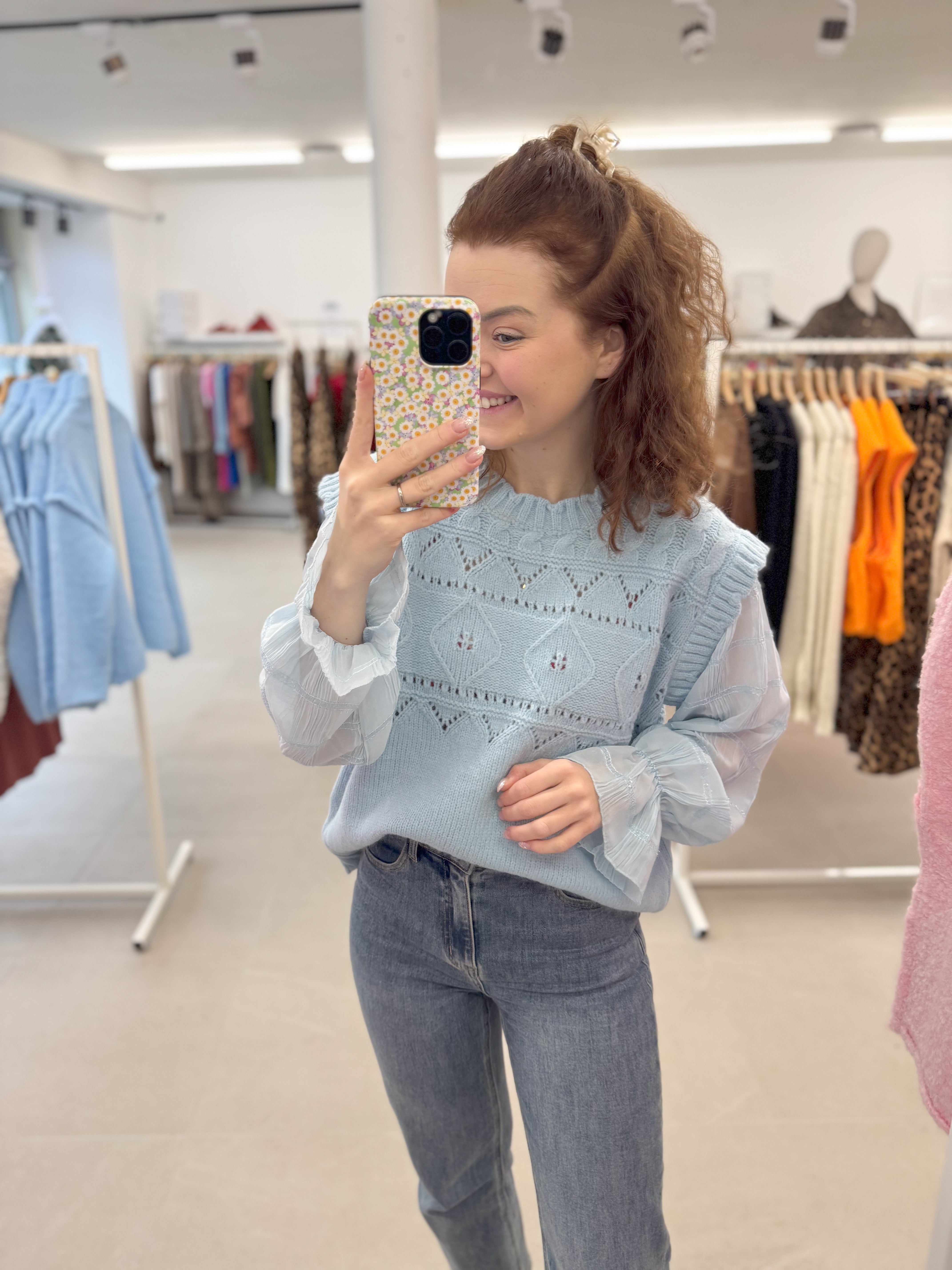 Delicate lace knit - Blue